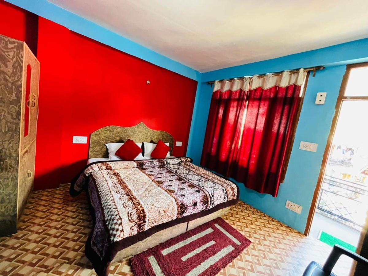 Non Stop Cafe Hostel & Stay Manāli Buitenkant foto