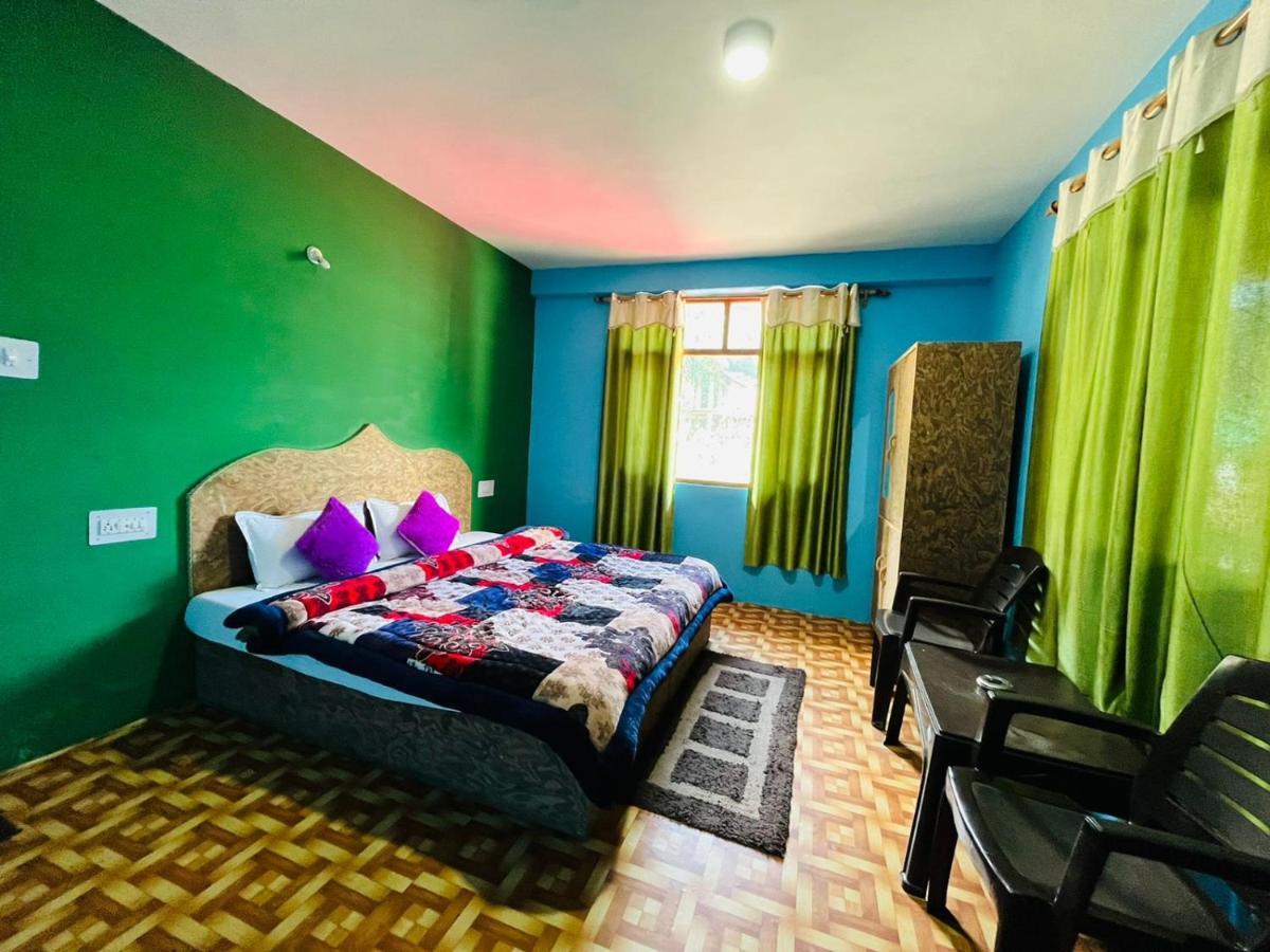 Non Stop Cafe Hostel & Stay Manāli Buitenkant foto