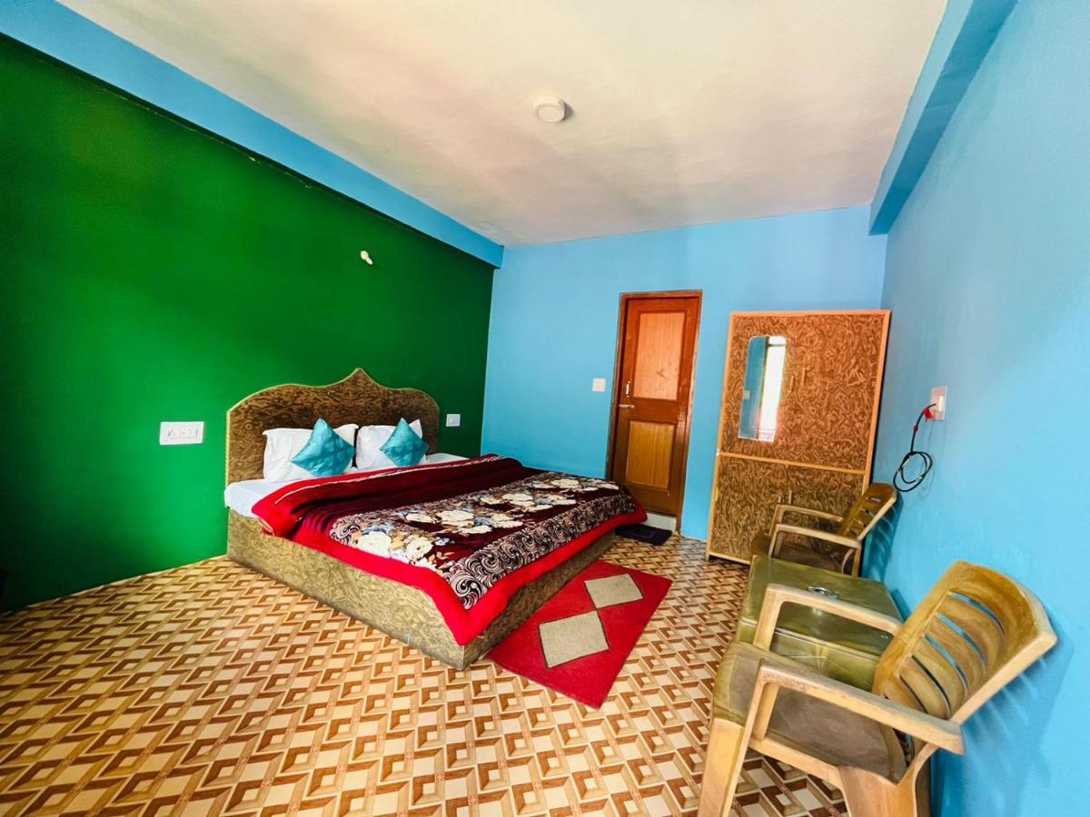 Non Stop Cafe Hostel & Stay Manāli Buitenkant foto