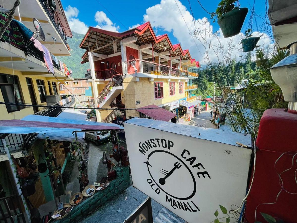 Non Stop Cafe Hostel & Stay Manāli Buitenkant foto