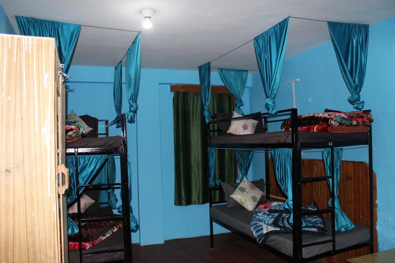 Non Stop Cafe Hostel & Stay Manāli Buitenkant foto
