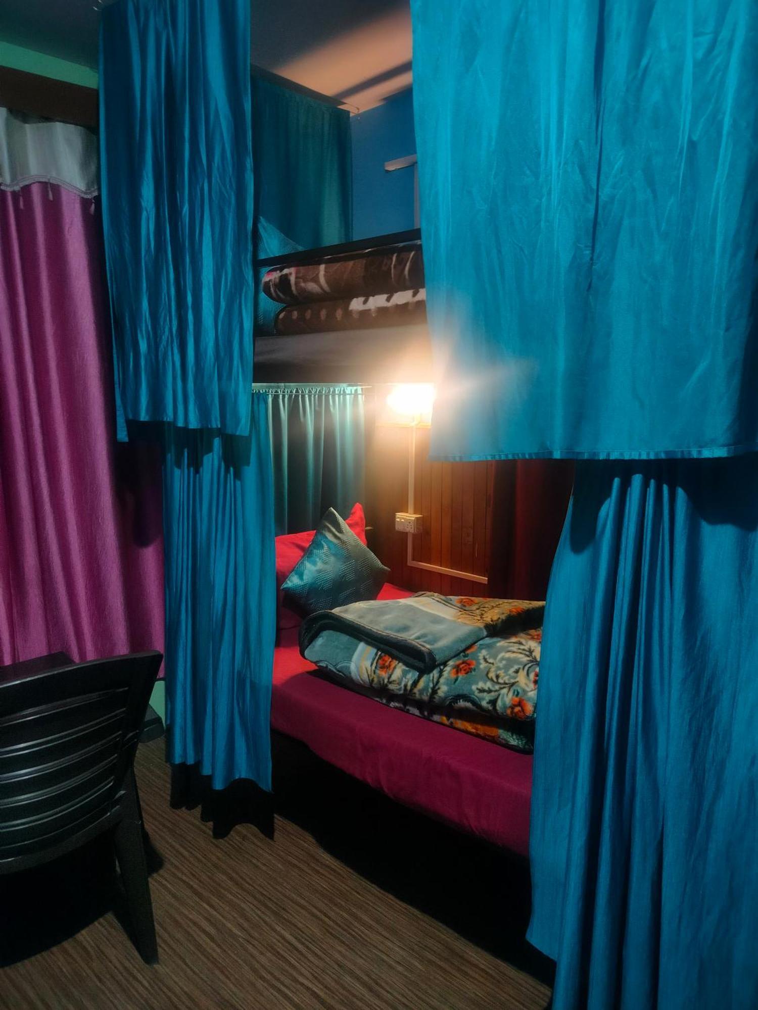 Non Stop Cafe Hostel & Stay Manāli Buitenkant foto