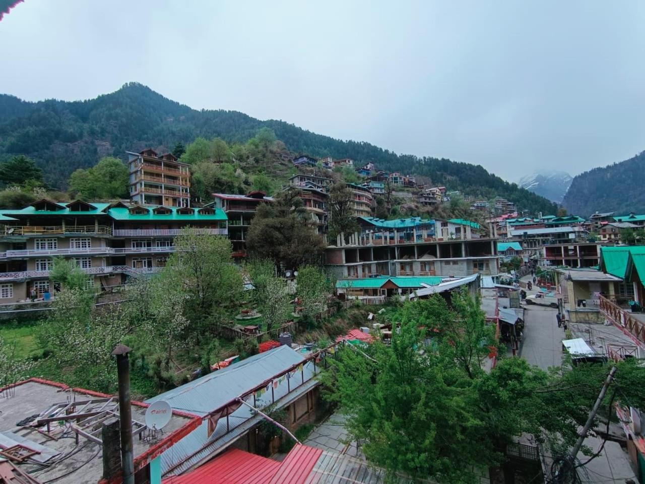 Non Stop Cafe Hostel & Stay Manāli Kamer foto